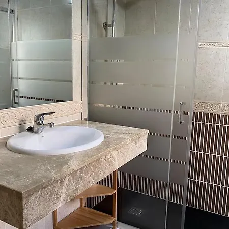 Villa Comfortable Family House With Pool And Jacuzzi *