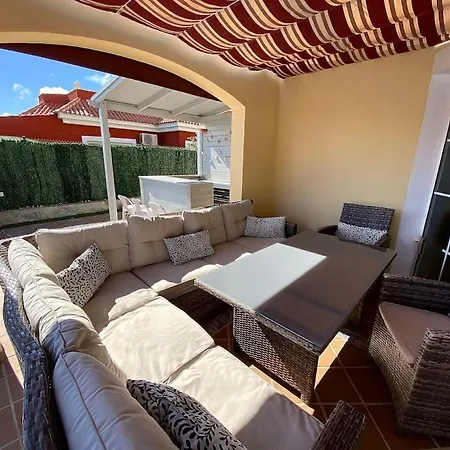 Villa Comfortable Family House With Pool And Jacuzzi Costa De Antigua