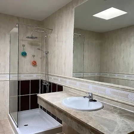 Comfortable Family House With Pool And Jacuzzi Villa *