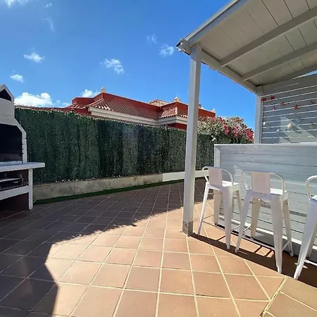 Villa Comfortable Family House With Pool And Jacuzzi