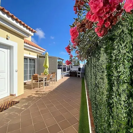 Comfortable Family House With Pool And Jacuzzi *